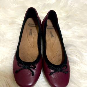 Womens Clark flat comfort shoes size 5